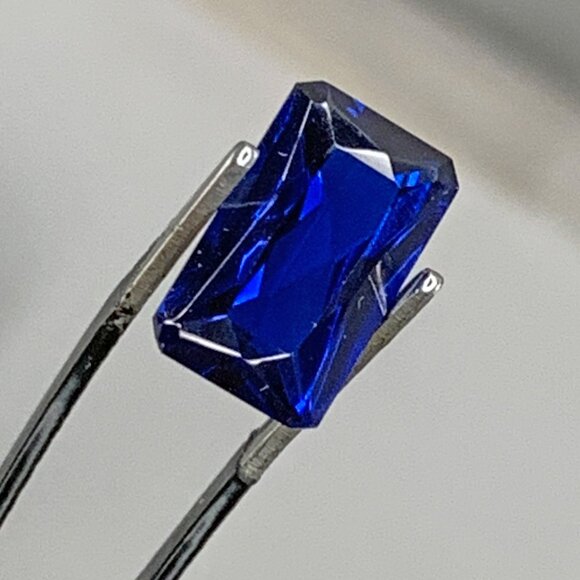 Elegant Blue Gemstone tanzanite - Picture 8 of 13